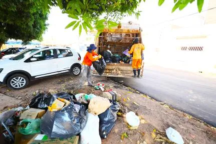 Coleta de lixo não avança em Cuiabá e prefeitura quer o fim do contrato