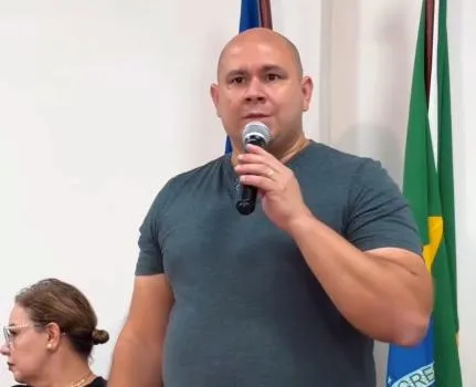 Prefeito promete punir equipe escolar por danças eróticas em colégios