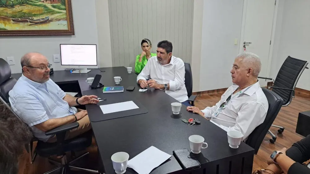 Dr. João discute transplante de medúla óssea, pagamento de médicos e aumento na estrutura do Hcan