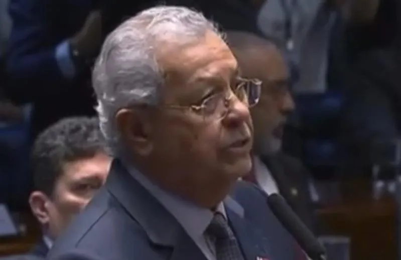 Jayme Campos oficializa apoio a Davi Alcolumbre para a Presidência do Senado O apoio de Jayme Campos fortalece o movimento do União Brasil em torno da candidatura de Alcolumbre