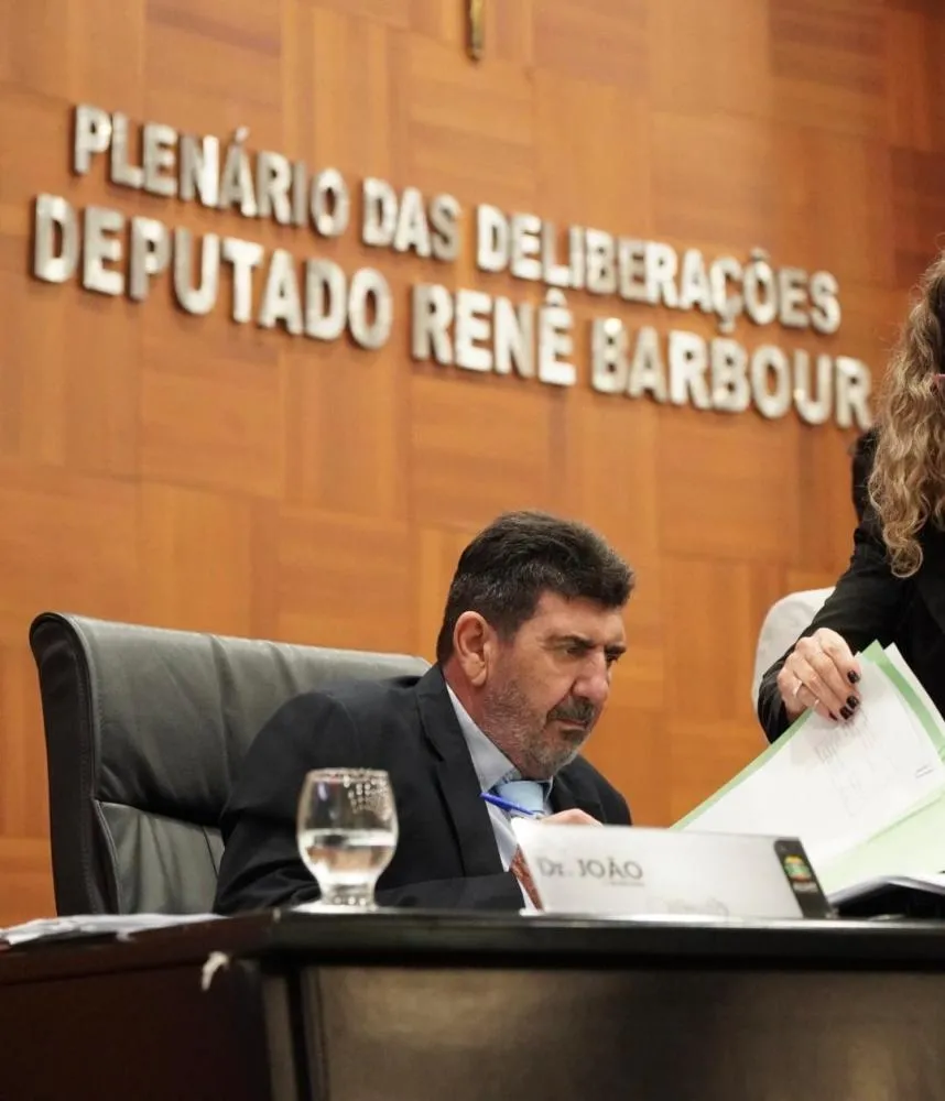 Dr. João destaca compromisso da AL para discutir futuro do BRT