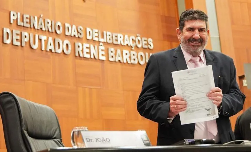 MENOR BUROCRACIA Projeto do Dr. João que facilita repasses a hospitais filantrópicos é aprovado na ALMT