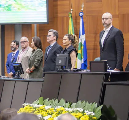Secretários de Estado recebem comendas na ALMT Homenagens foram entregues durante sessão especial realizada na quinta-feira (20)