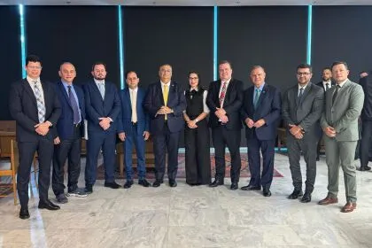 Em reunião no STF, deputados defendem constitucionalidade de lei de incentivos fiscais O presidente Max Russi (PSB) e os deputados Janaina Riva (MDB), Wilson Santos (PSD) e Chico Guarnieri (PRD) se reuniram com o ministro Flávio Dino