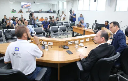 Representantes do Consórcio não comparecem e audiência pública é adiada mais uma vez O advogado das construtoras responsáveis pelas obras do BRT alegou que os diretores e técnicos estão reunidos com o governo em busca de uma solução amigável