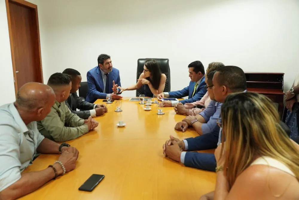 Deputado Dr. João lidera reunião para discutir isonomia salarial dos praças da Polícia Militar