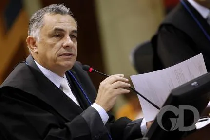 Juíza condena Bosaipo a pagar R$ 642 mil por desvios na Assembleia