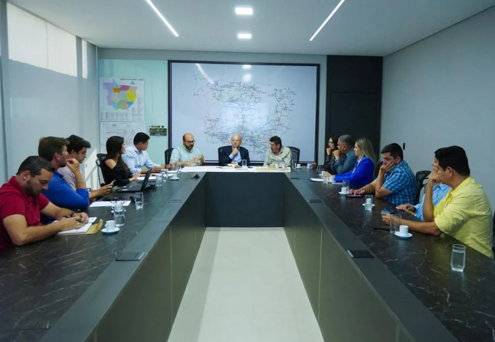 REUNIÃO NO PAIAGUÁS Dr. João cobra solução para falta de medicamentos e insumos no Hospital Regional de Cáceres