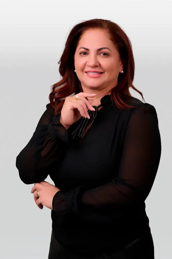 Professora Débora desponta nas intenções de votos para a Câmara Municipal com foco na educação e defesa da mulhe