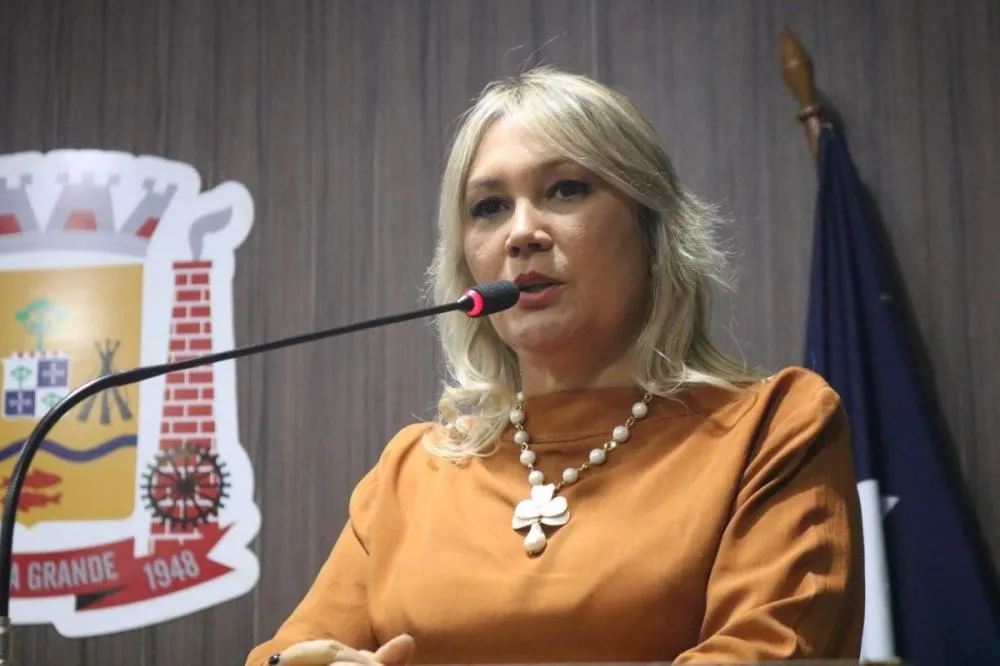 ‘A prefeita é a Flávia, então a gente precisa entender isso’, diz vereadora