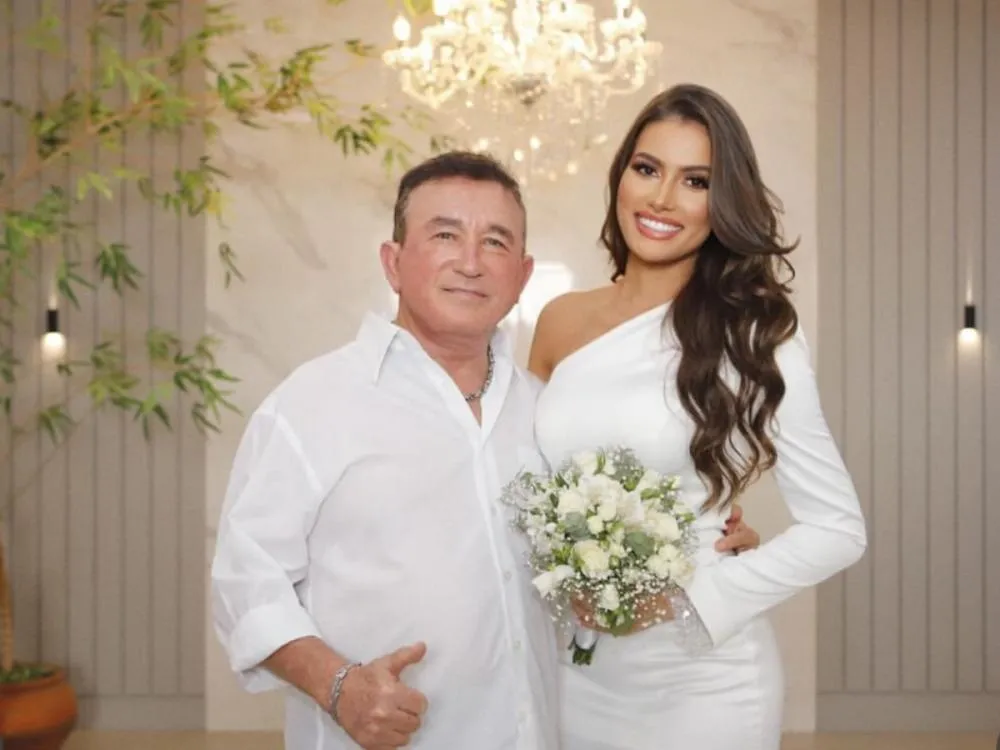 Amado Batista descarta filhos com a atual esposa: “Vamos viver juntos e namorar muito” A ex-Miss Mato Grosso contou como conheceu o cantor e comentou o look usado pelo artista no dia do casamento