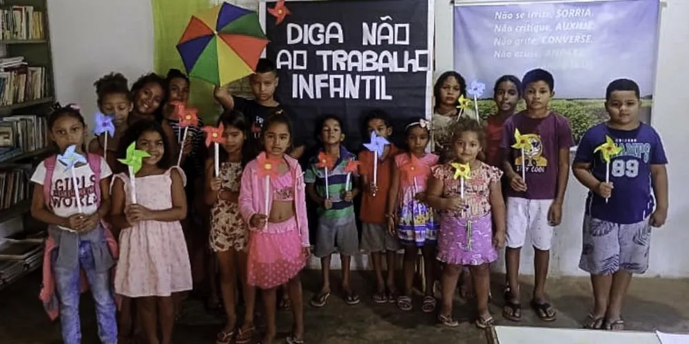 Crianças do Vila Arthur participam de palestra e recebem informativos sobre o trabalho infantil 
