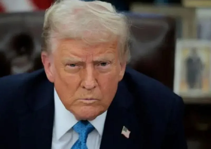 Trump intensifica guerra comercial com China e reduz tarifas para outros países A decisão vem como resposta direta à retaliação imposta por Pequim, que elevou suas tarifas sobre itens norte-americanos para 85%