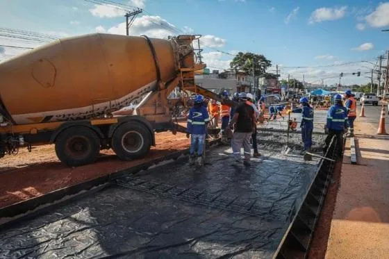Governo de MT republicará edital do BRT com inclusão de obras de drenagem na Prainha Intervenção foi determinada pelo governador Mauro Mendes e visa solucionar ponto crítico de alagamento próximo ao Camelódromo