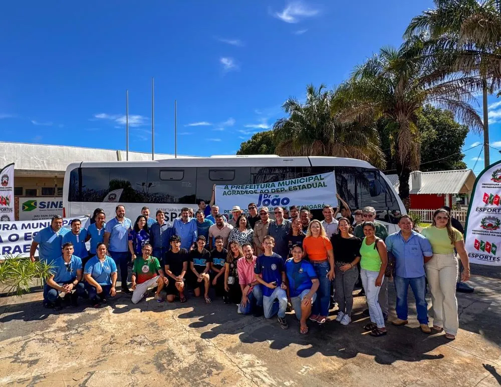 EMENDA DE R$ 500 MIL Dr. João fortalece esporte de Tangará da Serra com entrega de novo micro-ônibus para transporte de atletas