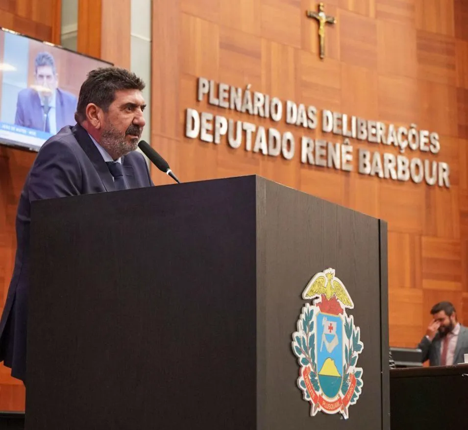 CRITÉRIO ESTABELECIDOS Focado em inclusão nas escolas, Dr. João apresenta projeto para valorizar assistentes de educação especial