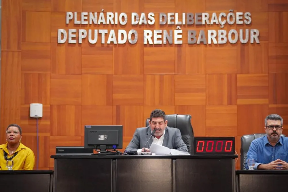 LEIS NÃO REGULAMENTADAS Dr. João lidera audiência pública para garantir carteirinha e isenção de IPVA para portadores de fibromialgia