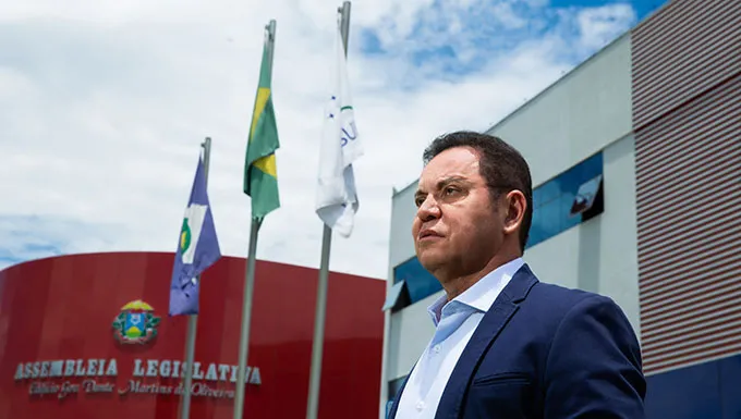  Já são 9 partidos no palanque de Botelho