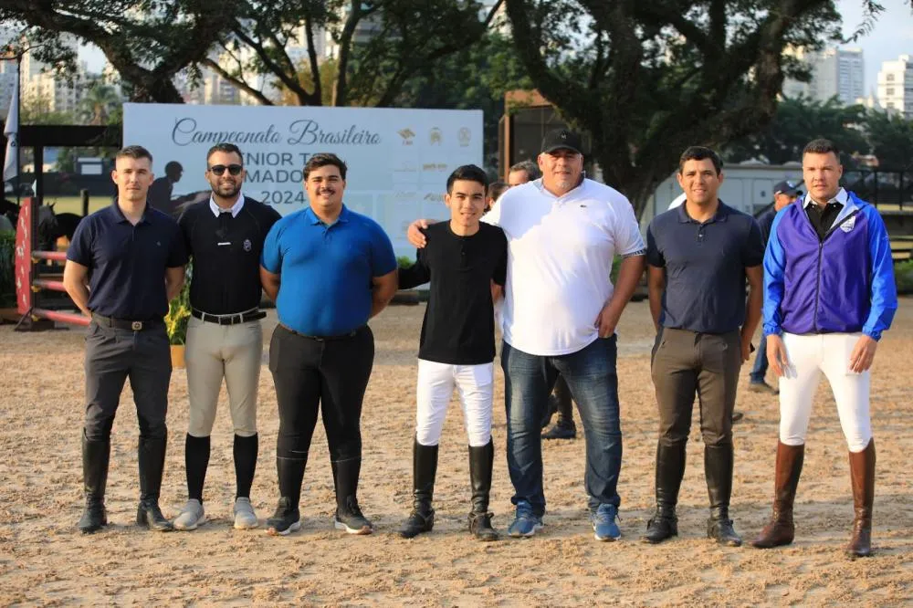 *Atletas de Mato Grosso Compõem Equipe de Hipismo e Participam do Campeonato Brasileiro de Sênior e Amador em São Paulo*