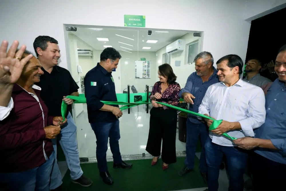 Vereador Adevair Cabral celebra entrega de reforma da USF no CPA IV