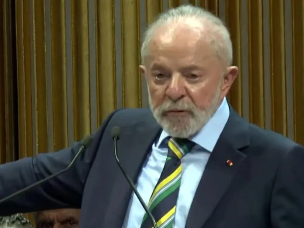 Lula faz reunião para coibir alta na conta de luz e analisa acionar o Supremo Reunião de emergência no Palácio do Planalto discute reação a pautas do Congresso Nacional sobre energia
