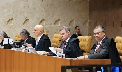 Maioria da Câmara não acredita na aprovação de impeachment do STF Foram entrevistados 203 deputados federais, entre os dias 7 de maio de 30 de junho; margem de erro é de 4,5 pontos percentuais, para mais ou para menos