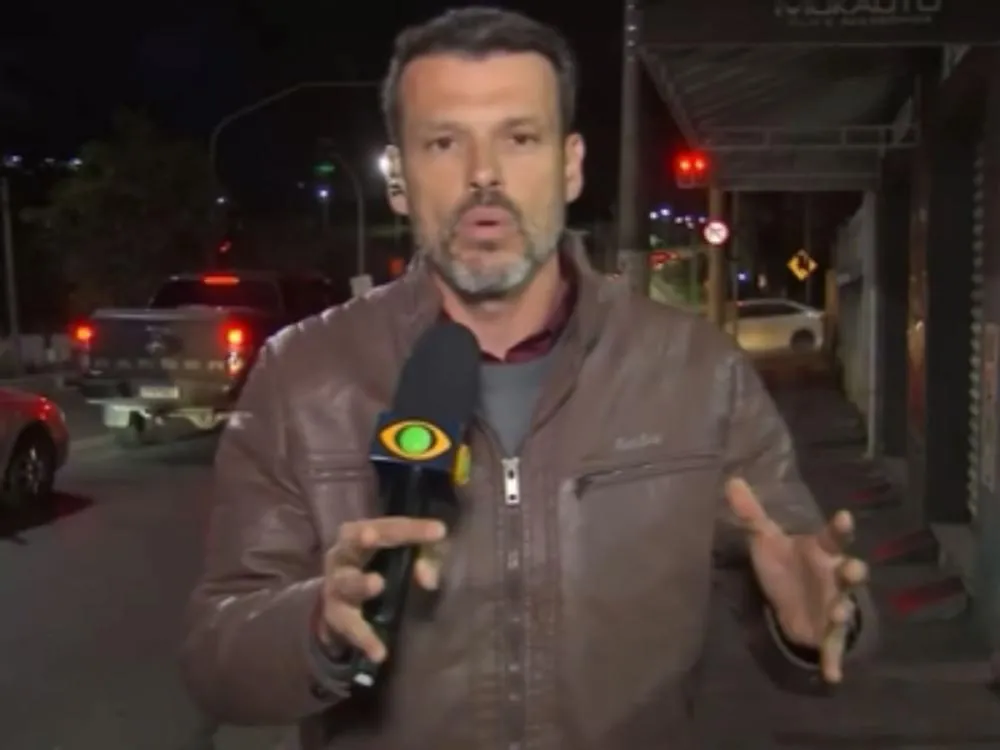 Band toma decisão e afasta das ruas repórter que empurrou jornalista ao vivo Lucas Martins, da Band, empurrou a jornalista Grace Abdou, da Record, ao vivo, durante uma cobertura