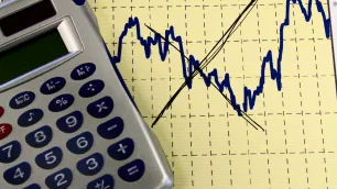 INSS fora da meta é “bomba fiscal” para arcabouço, dizem economistas Especialistas ouvidos pela CNN veem regra fiscal desmoralizada e sem efeito prático