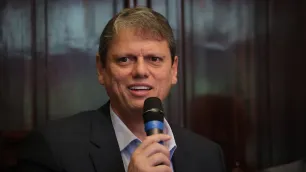 Tarcísio diz a aliados que não tentará Planalto, mesmo se Bolsonaro pedir Governador manifestou incômodo com rumores de que teria discutido sua possível candidatura com interlocutores políticos
