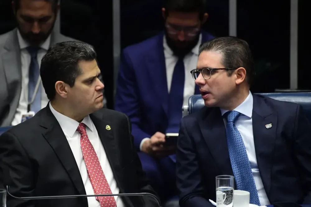 Governo insiste em decreto do IOF em reunião com Hugo e Alcolumbre Governo insiste em decreto do IOF em reunião com Hugo e Alcolumbre