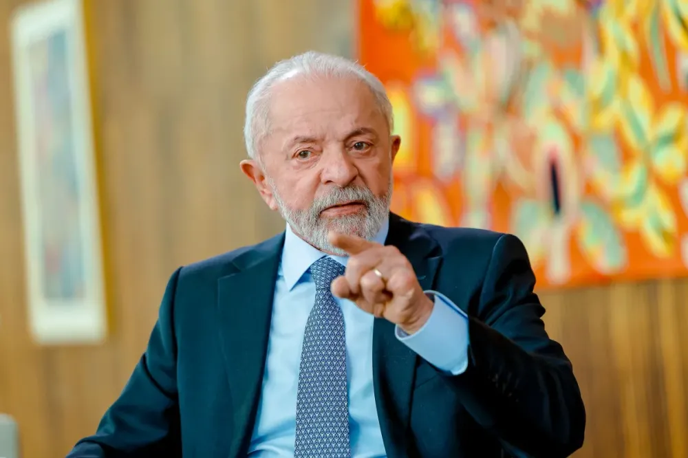 Em reunião, Lula defende estratégia com empresários na negociação com EUA