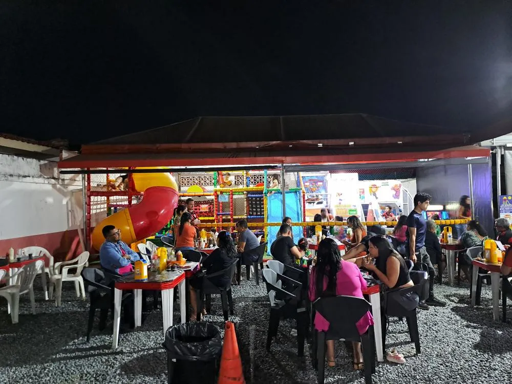 A história do Armando está repleta de muito trabalho, resiliência, perseverança e persistência, não é a toa o sucesso que o Armando Lanches faz em Cuiabá.