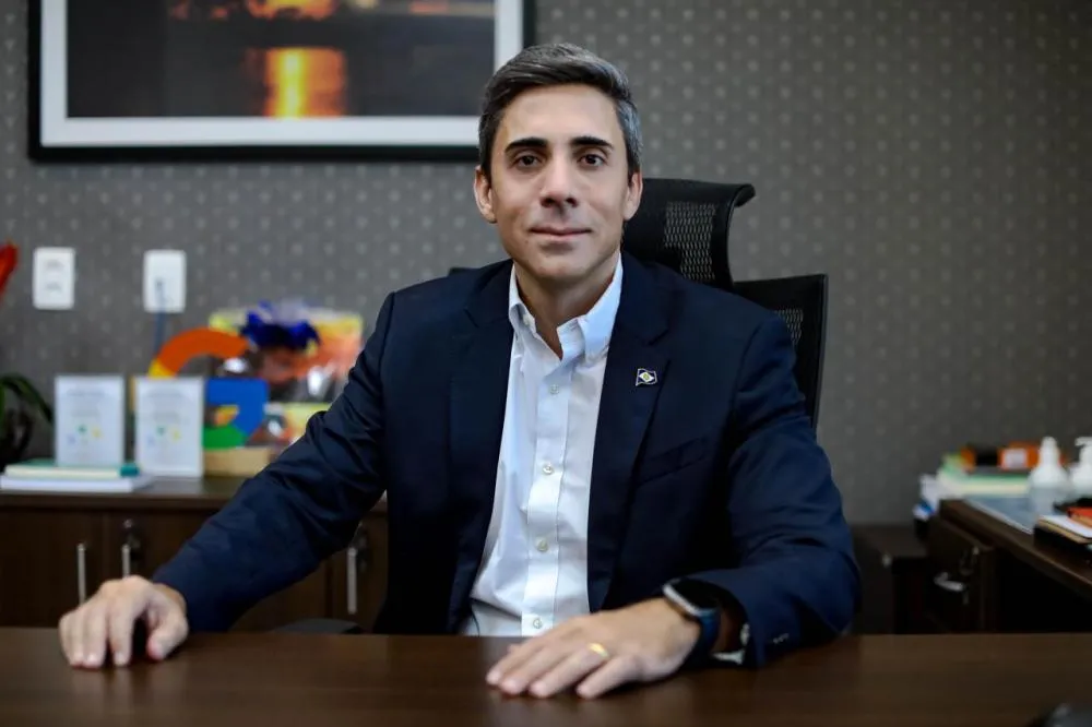 Os bons resultados obtidos pela educação pública de Mato Grosso, tanto no Ensino Fundamental, quanto no Ensino Médio, têm colocado o estado no centro das atenções de quem reconhece e vibra e até daqueles que apenas criticam sem necessariamente oferecer soluções ou alternativas.