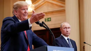 Rússia faz alerta sobre “retórica nuclear” após Trump mover submarinos Declaração foi feita após presidente dos EUA ordenar movimentação de submersíveis nucleares para perto do país