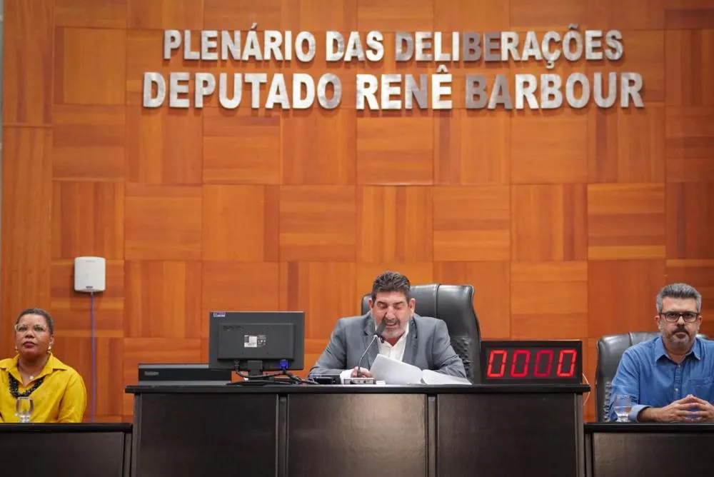 AUTORIA DE DR. JOÃO Projeto prevê uso de inteligência artificial para prevenir suicídios em Mato Grosso
