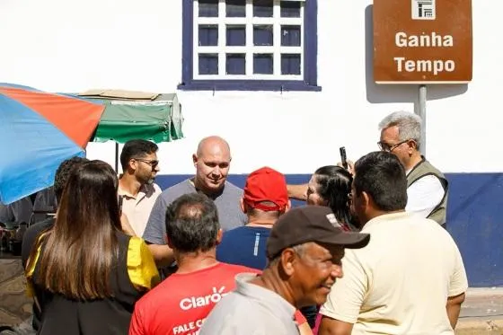 Prefeitura apreenderá mercadorias de ambulantes que ocuparem calçadas em Cuiabá Brunini defendeu apreensão de mercadorias de vendedores que descumprirem acordo