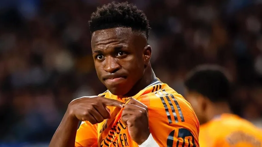 Uefa se manifesta após Real Madrid sair em defesa de Vini Jr e boicotar Bola de Ouro Clube merengue não aprovou o resultado da premiação realizada na última segunda-feira