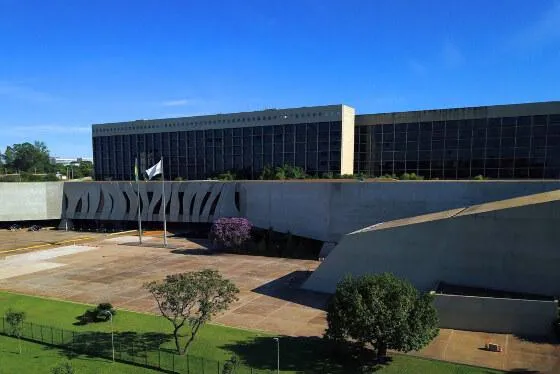 STJ abre concurso com salário de R$ 12 mil