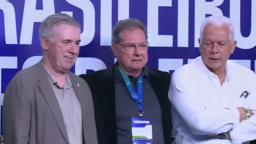 Diretor da CBF critica Oswaldo e Leão por falas em evento com Ancelotti