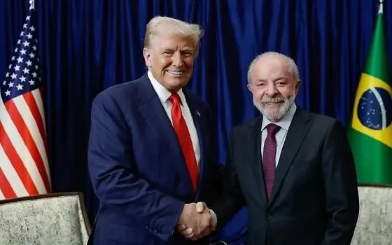 Trump retira tarifa de 40% sobre produtos brasileiros como café e produtos agrícolas Decisão beneficia exportadores ao excluir carnes, frutas, café, sucos, fertilizantes e minérios do tarifaço
