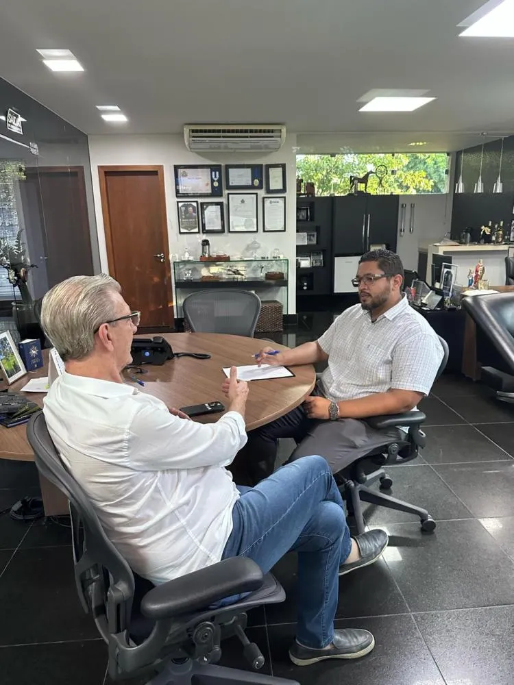 Pécora articula propostas com Aron Dresch para avanço do futebol de MT