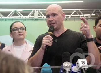 Licença de Abilio para campanha da Samantha gera críticas na Câmara; ‘afronto’