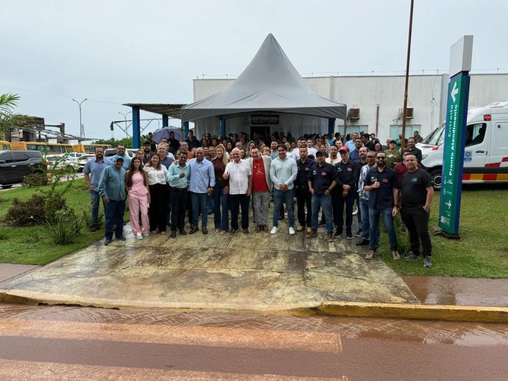 Juca do Guaraná entrega ambulância com UTI móvel para Chapada dos Guimarães 