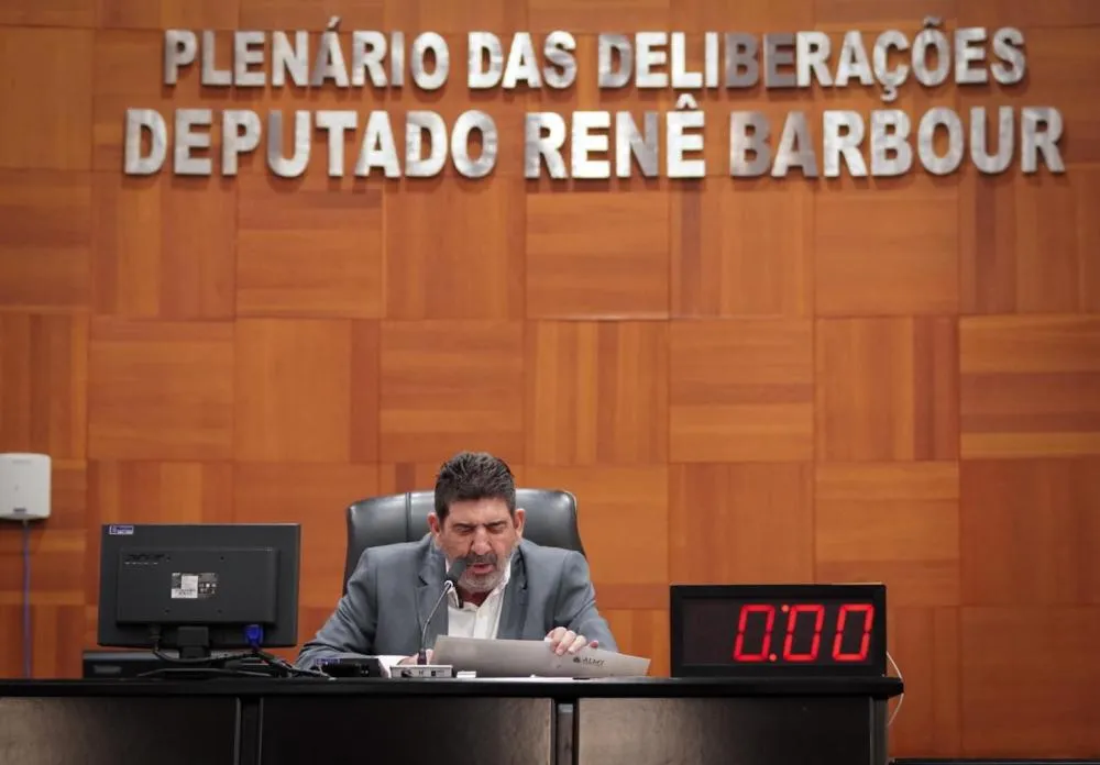 Dr. João participa de audiência pública sobre implantação de Clínica de Hemodiálise em Nova Mutum