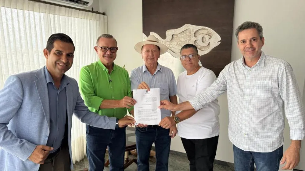 WELLINGTON FAGUNDES RECEBE COMITIVA DE SINOP E ANUNCIA AVANÇO DO PROJETO DA UNIVERSIDADE FEDERAL DO NORTÃO
