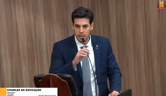 Com educação, Charles dá o recado e enquadra Feitoza na tribuna da Câmara de VG Charles cobra responsabilidade, provas e relembra postura antiga de Feitoza nas redes sociais