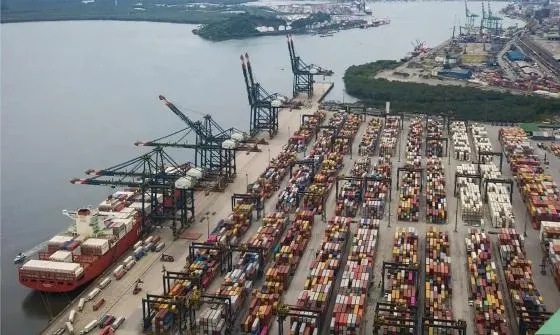 Governo Lula libera R$ 15 bilhões em crédito para exportadores CMN aprova regras de financiamento com juros de até 5% ao ano