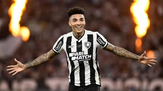 Jogador cuiabano do Botafogo e da Seleção diz que adora pescar: “minha família trabalha com peixaria” Atacante alvinegro é cria do bairro Praeirinho em Cuiabá