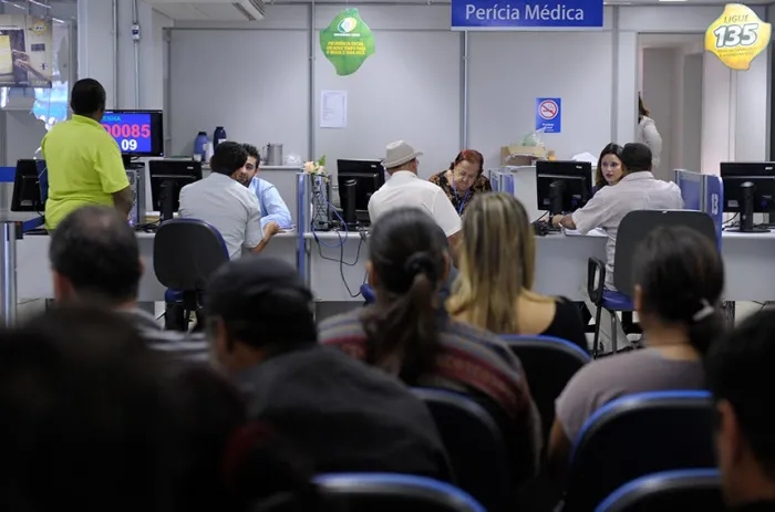 Aposentado com sequela de pólio pode ser dispensado da perícia de revisão