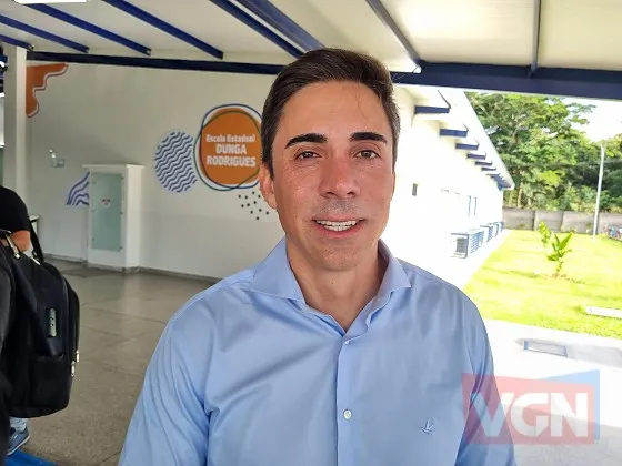 Seduc levou alunos a emitir título e secretário virou pré-candidato Seduc mobilizou alunos e secretário virou pré-candidato